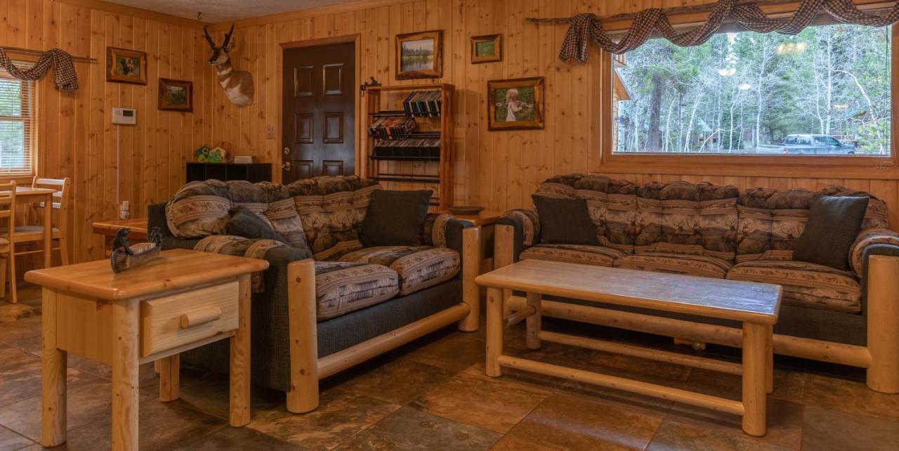 Remington Reload By Kabino Hot Tub Firepit Roku Big Yard Driveway Grill Wifi Trails Island Park Buitenkant foto