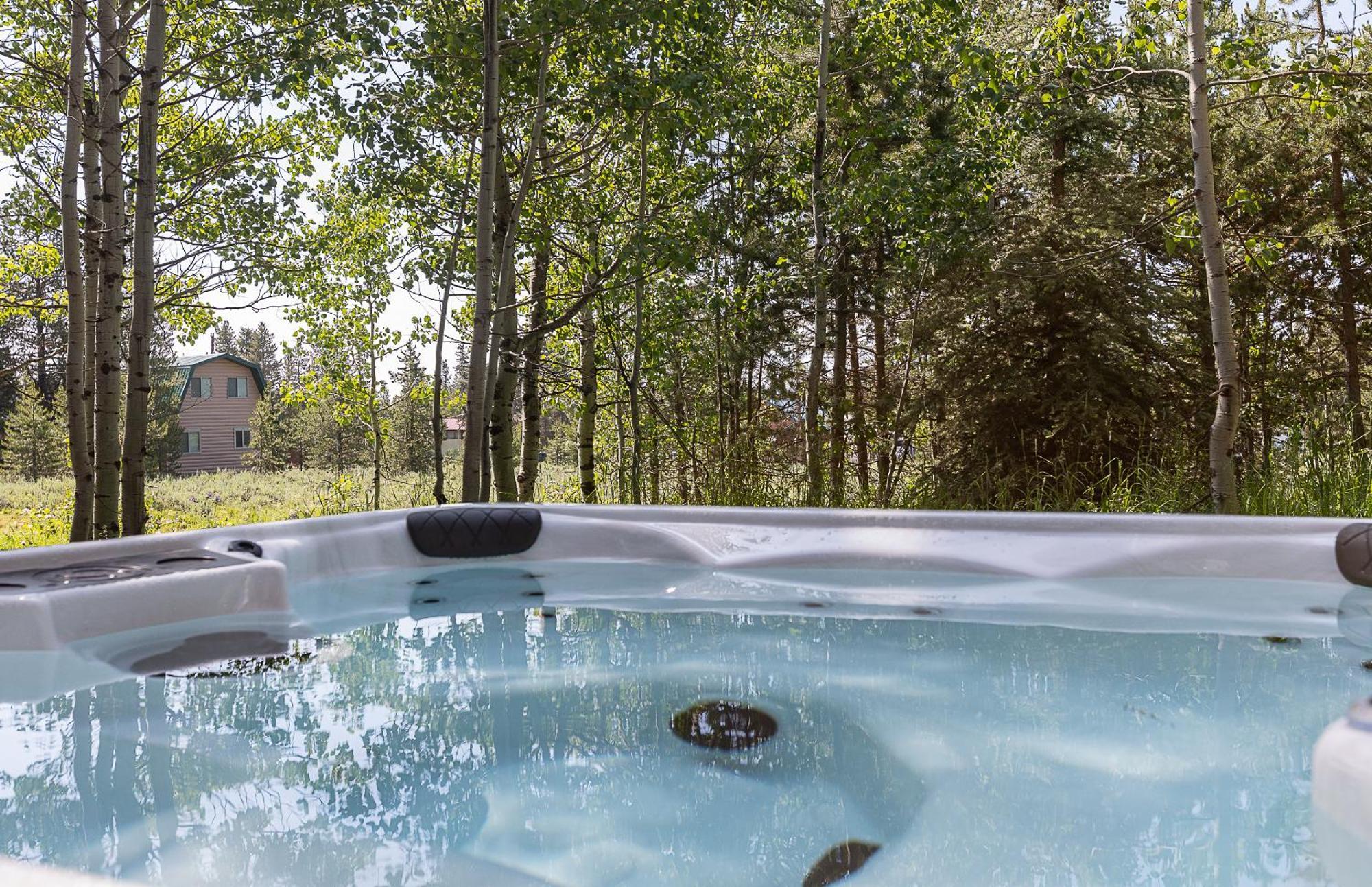 Remington Reload By Kabino Hot Tub Firepit Roku Big Yard Driveway Grill Wifi Trails Island Park Buitenkant foto