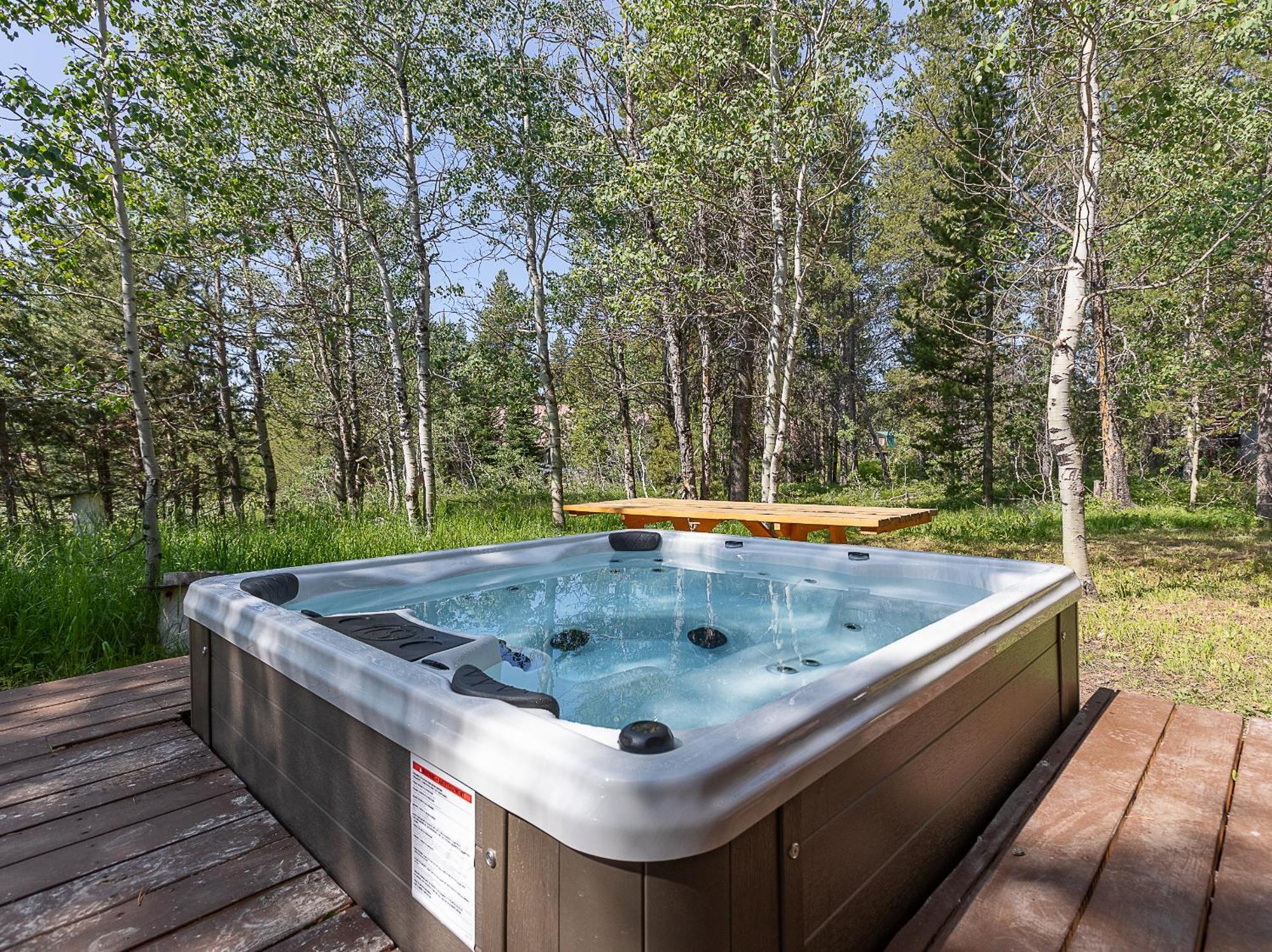Remington Reload By Kabino Hot Tub Firepit Roku Big Yard Driveway Grill Wifi Trails Island Park Buitenkant foto